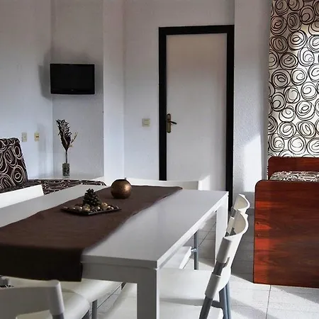 Ar Enjoy Monjardi Apartment